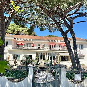 2* Hotel Logis Restaurant Le Kalliste