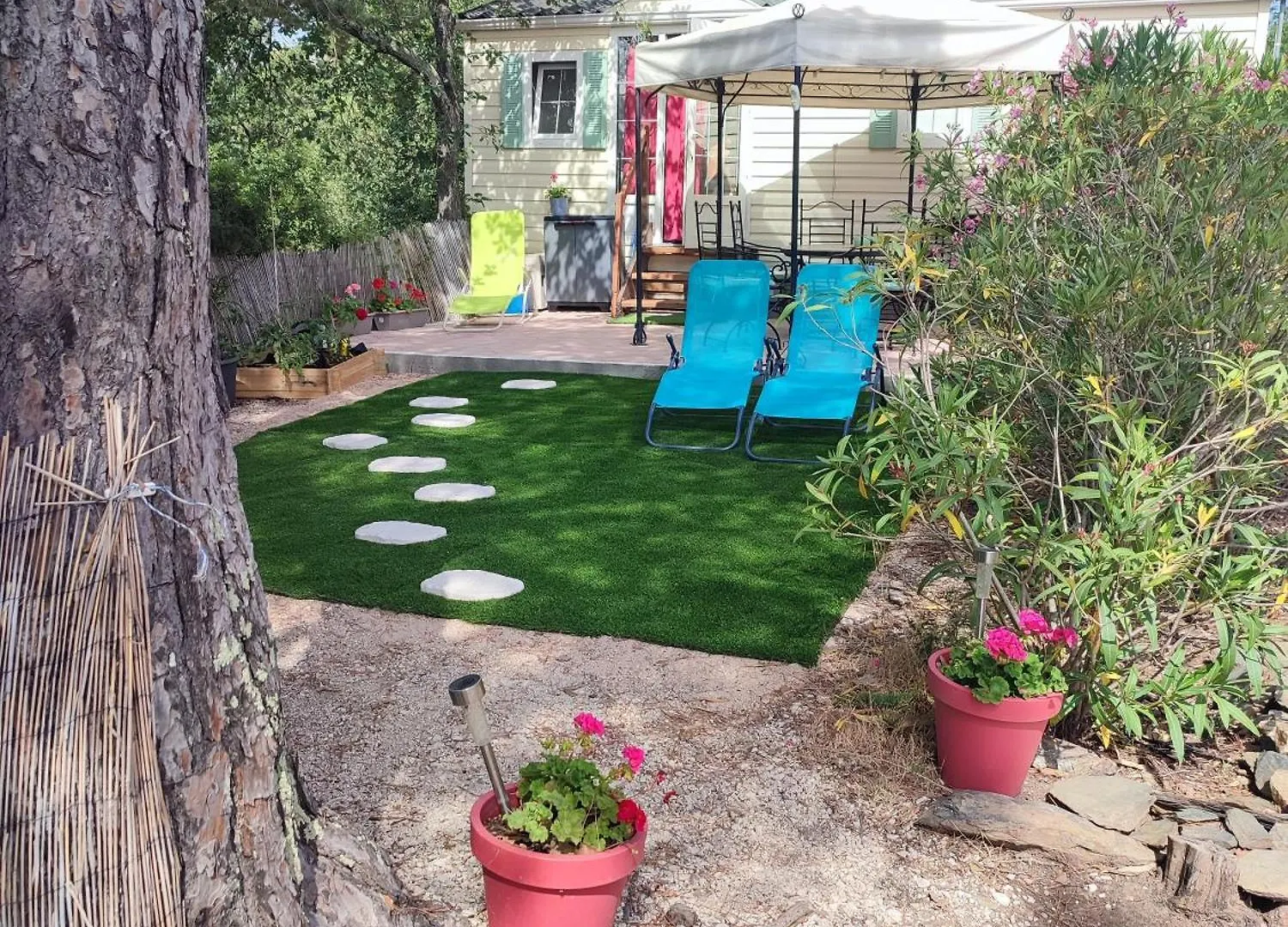 Mobil Home Dans Camping Aquatique Hyeres France